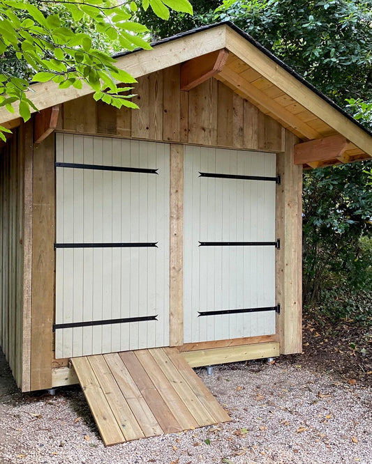 Abri de jardin sur mesure à toit deux pans en ardoise