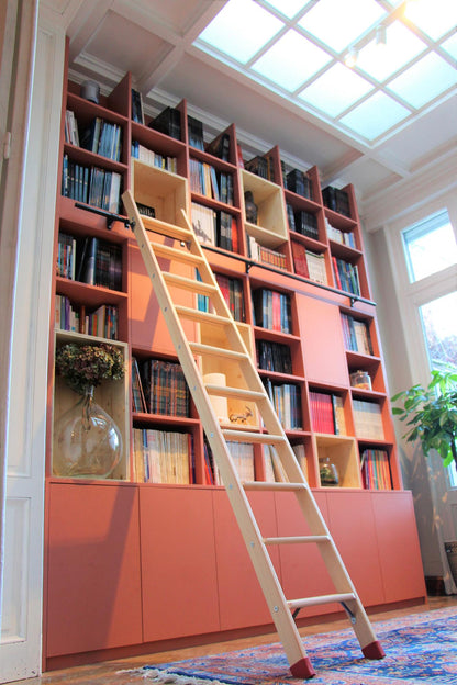 Bibliothèque sur mesure avec échelle coulissante
