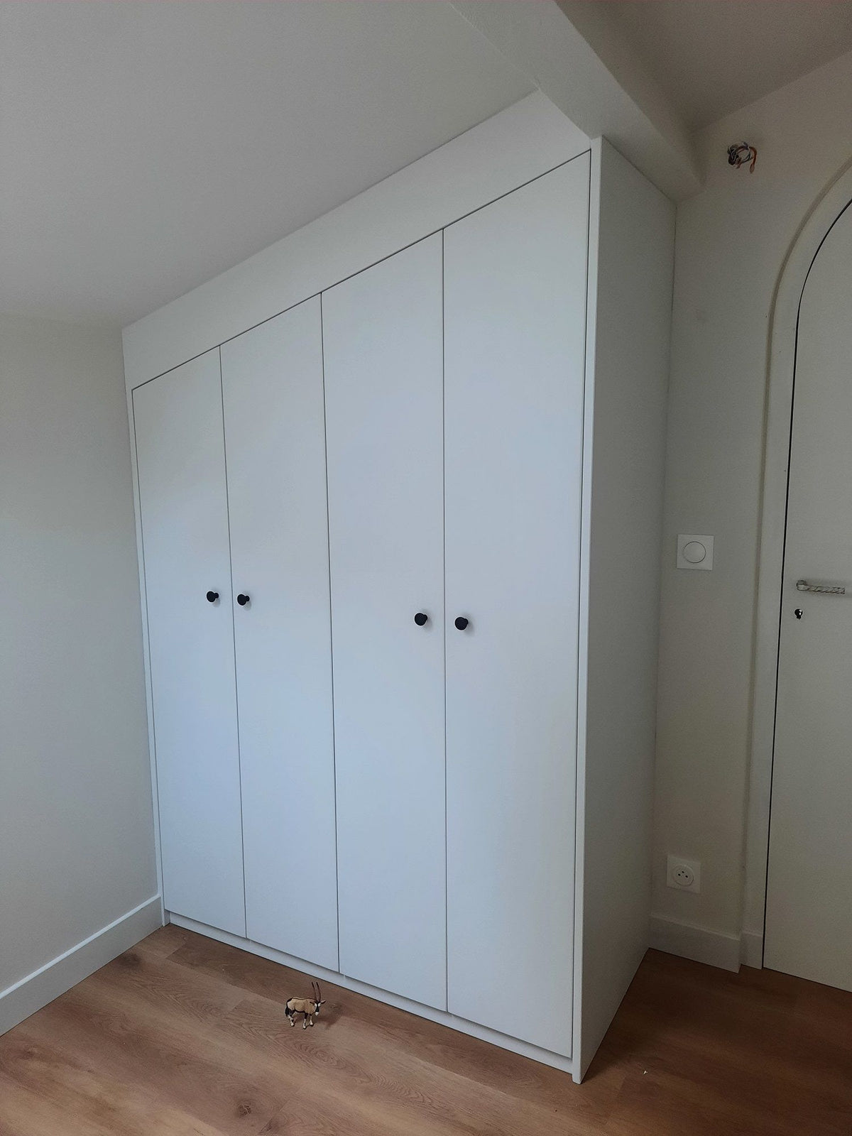 Dressing sur mesure sous rampant 4 portes
