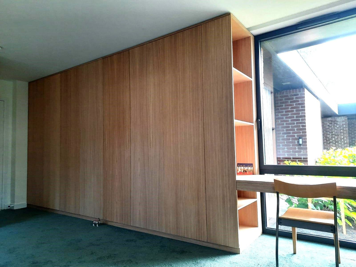 Placard mural et bureau sur mesure pour chambre d'enfants