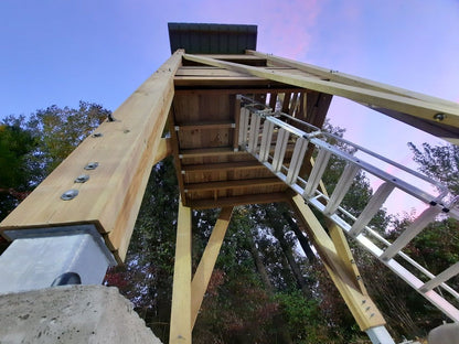 Tour vidéo en bois pour terrain de hockey