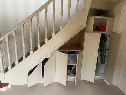 Aménagement sous escalier et vestiaire d'entrée sur mesure