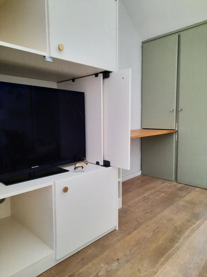 Aménagement sous escalier et bureau sur mesure