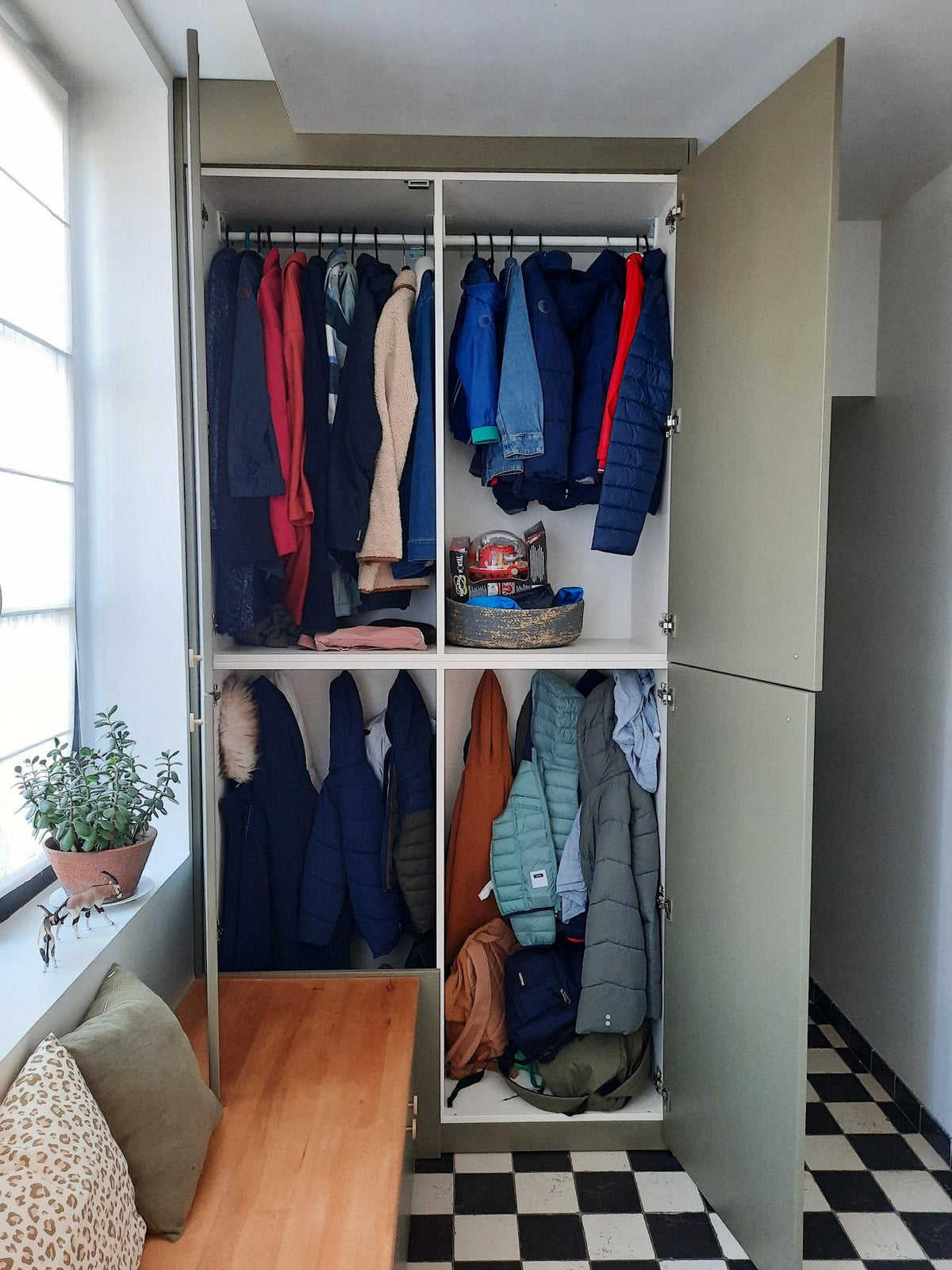 Vestiaire d'entrée sur mesure avec banquette